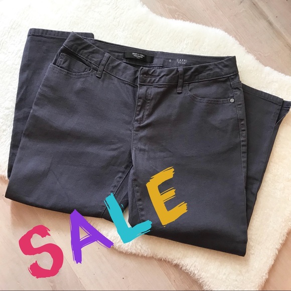 Vera Wang Pants - NWOT Simply Vera Vera Wang Denim Capris - Size 6